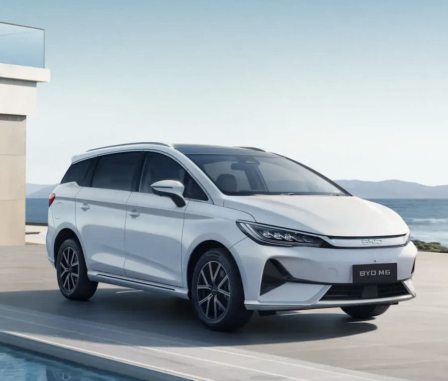 BYD M6